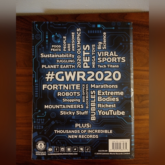 Guinness World Records 2020 Paperback Book - Picture 2 of 5